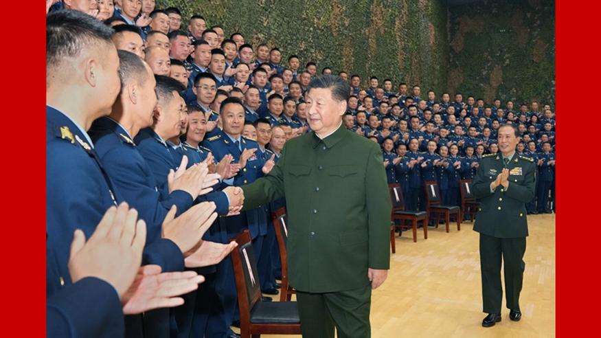習近平在視察空降兵軍時強調 全面加強練兵備戰 提高空降作戰能力 努力建設一支強大的現代化空降兵部隊