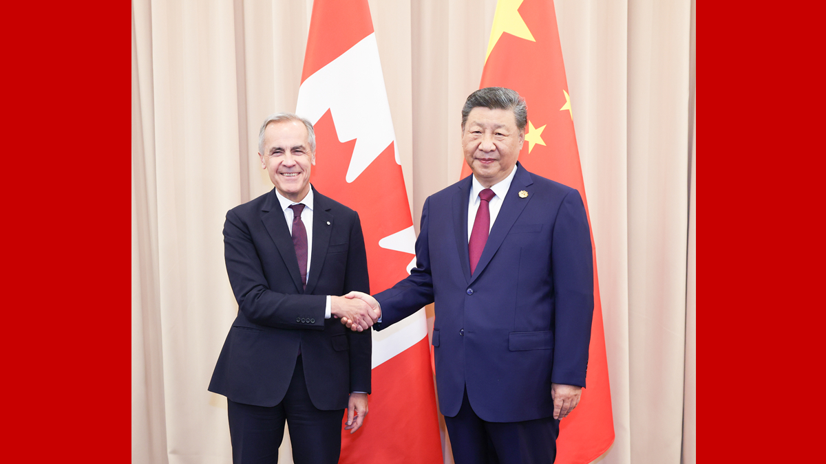 习近平会见加拿大总理卡尼
