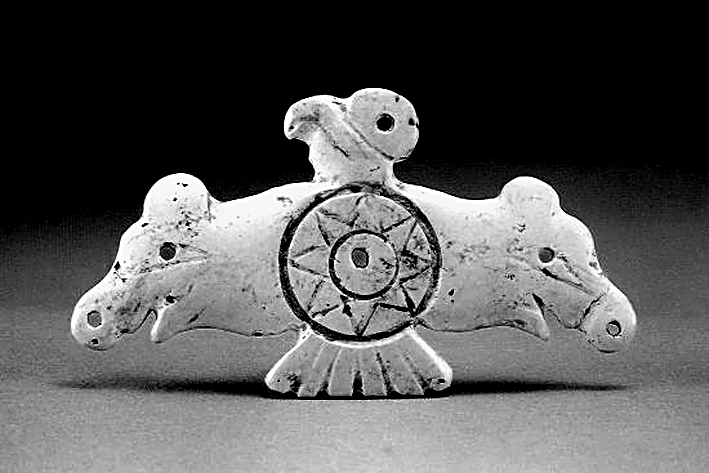 从祭祀礼器到文化符号：玉文化的千年流变